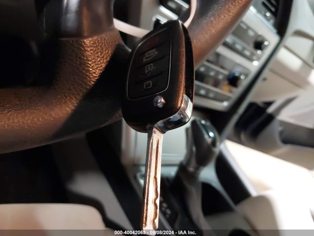 Hyundai SONATA SE 2017 5NPE24AF2HH439564 Image 11