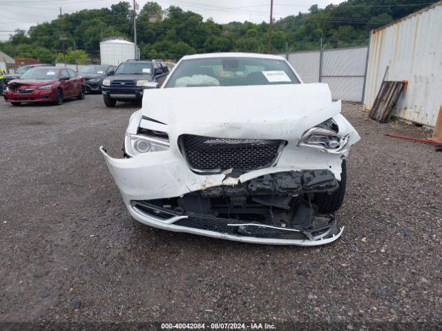 2C3CCAPTXJH142884 Chrysler 300