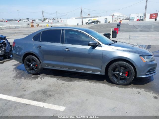 3VWDB7AJ7JM221005 Volkswagen Jetta 1.4t Se/1.4t Wolfsburg Edition