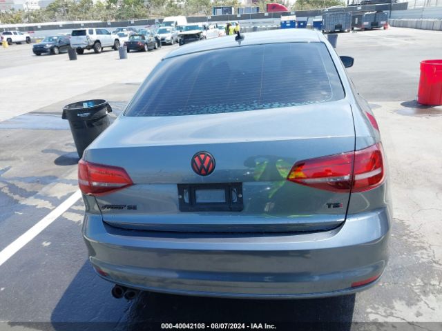 3VWDB7AJ7JM221005 Volkswagen Jetta 1.4t Se/1.4t Wolfsburg Edition