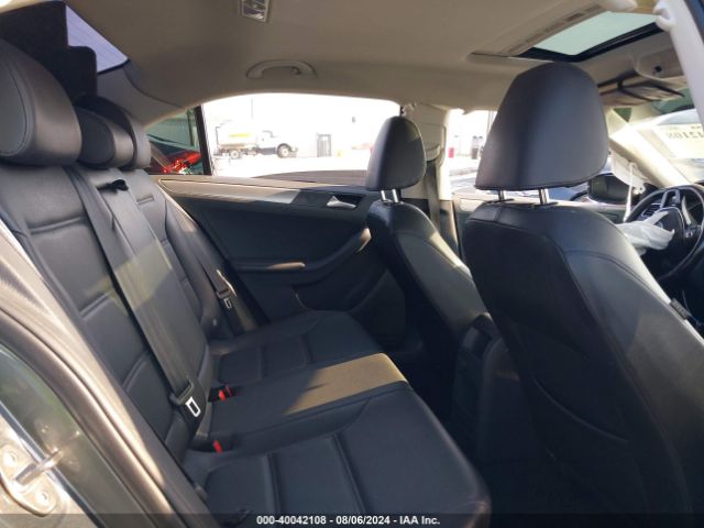 3VWDB7AJ7JM221005 Volkswagen Jetta 1.4t Se/1.4t Wolfsburg Edition