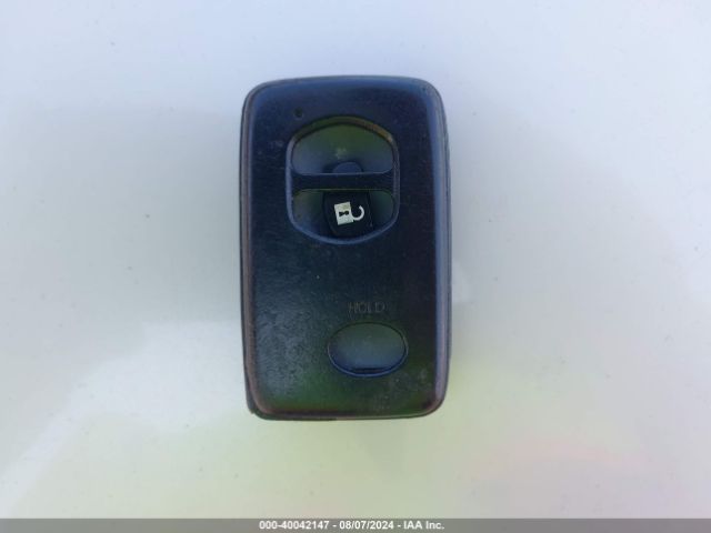 JTDKN3DU8F1868064 Toyota Prius Two