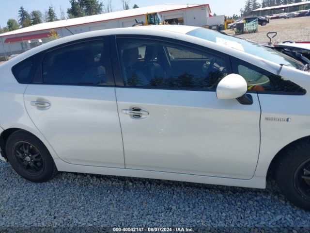 JTDKN3DU8F1868064 Toyota Prius Two