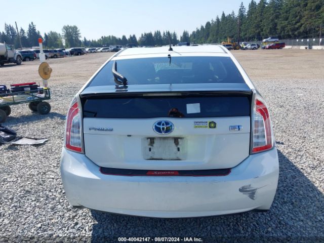 JTDKN3DU8F1868064 Toyota Prius Two