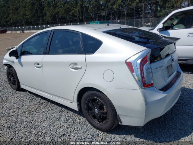 JTDKN3DU8F1868064 Toyota Prius Two