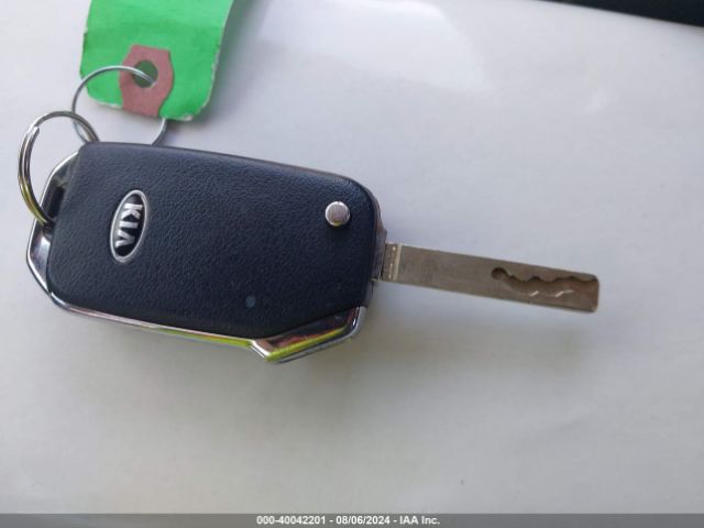KNDEPCAA9M7217697 KIA Seltos Lx