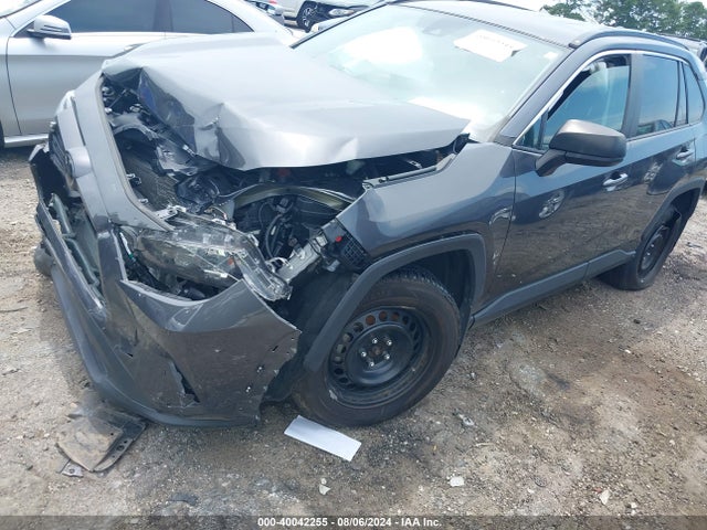 Toyota RAV4 LE 2020 2T3H1RFV3LW059406 Image 2