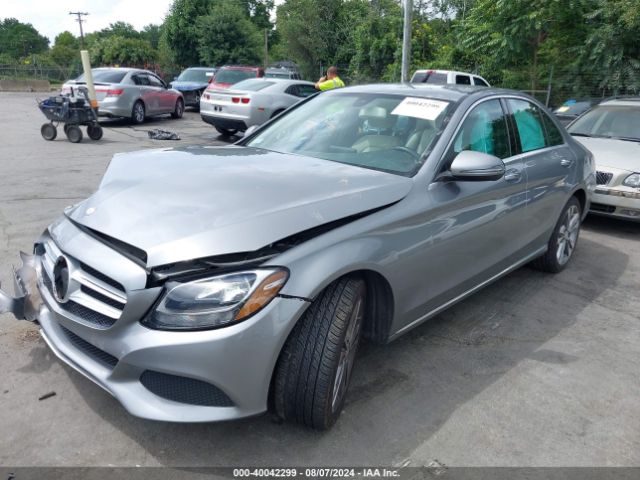 55SWF4JB2GU101048 Mercedes-Benz C 300 Luxury/sport