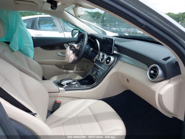 55SWF4JB2GU101048 Mercedes-Benz C 300 Luxury/sport