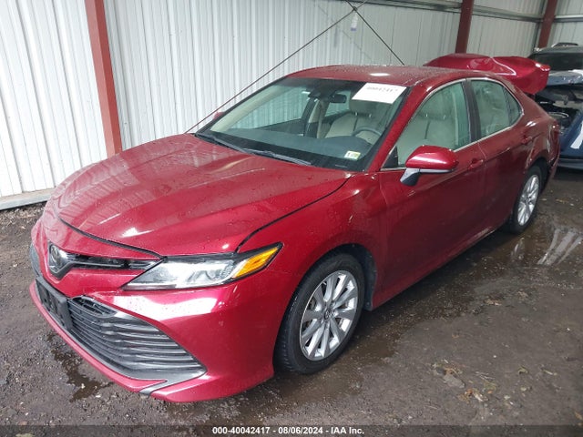 Toyota CAMRY LE 2018 4T1B11HK9JU526344 Image 2