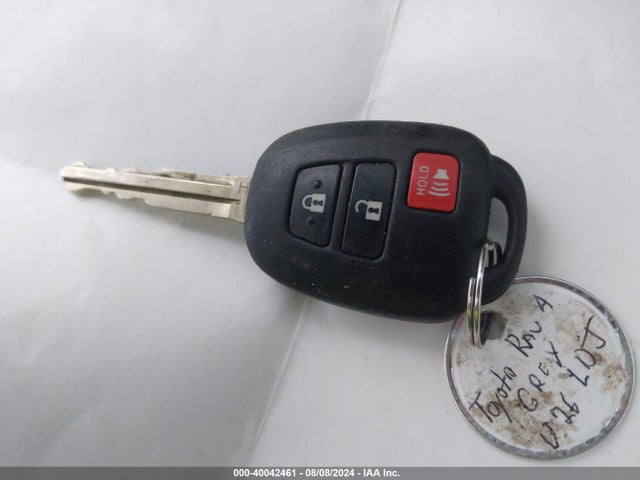 Toyota RAV4 LE 2015 JTMBFREV4FJ041721 Image 11