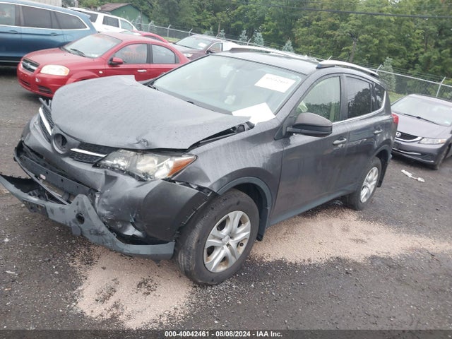Toyota RAV4 LE 2015 JTMBFREV4FJ041721 Image 2