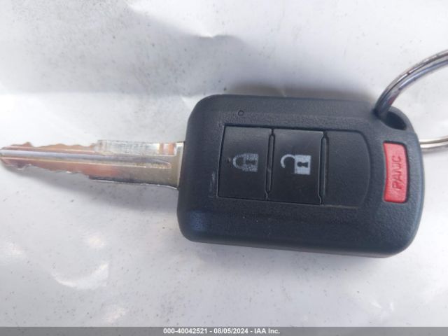 JA4AD2A37KZ038511 Mitsubishi Outlander Es