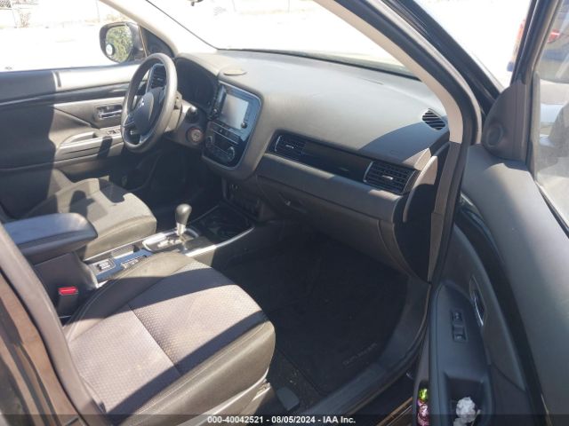 JA4AD2A37KZ038511 Mitsubishi Outlander Es