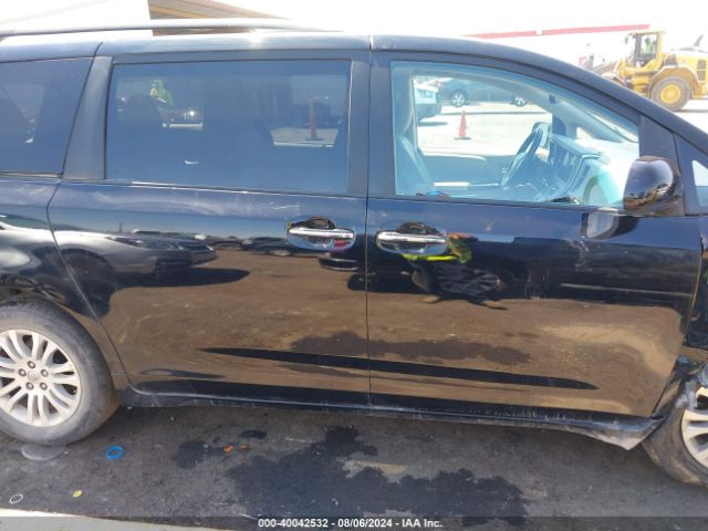 5TDYK3DC3FS558675 Toyota Sienna Xle Premium 8 Passenger