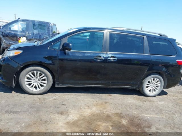 5TDYK3DC3FS558675 Toyota Sienna Xle Premium 8 Passenger