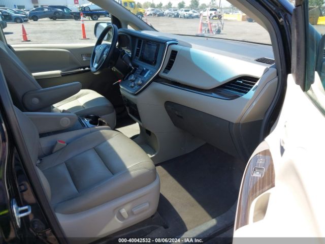 5TDYK3DC3FS558675 Toyota Sienna Xle Premium 8 Passenger