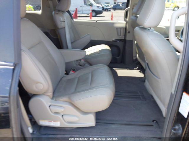 5TDYK3DC3FS558675 Toyota Sienna Xle Premium 8 Passenger