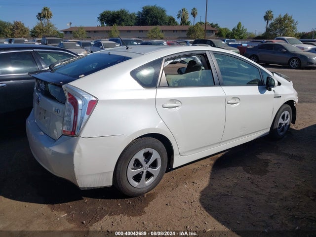 Toyota Prius Two 2015 JTDKN3DU3F0445107 Image 13