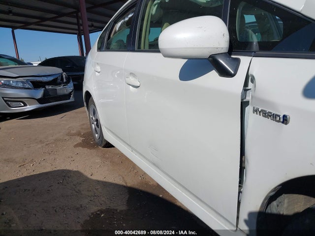 Toyota Prius Two 2015 JTDKN3DU3F0445107 Image 19