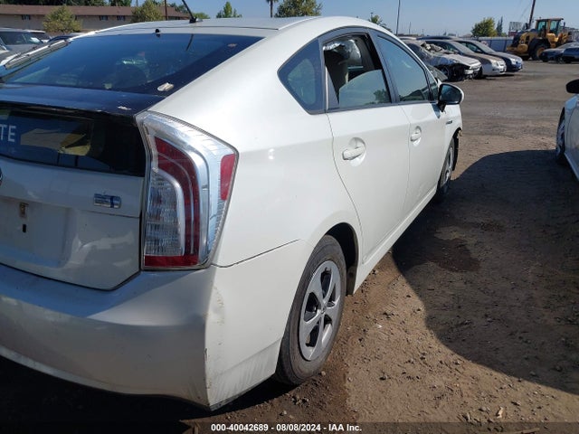 Toyota Prius Two 2015 JTDKN3DU3F0445107 Image 21