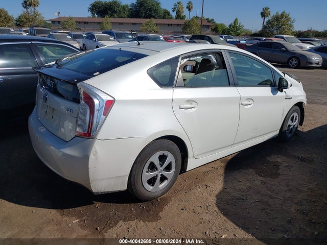 Toyota Prius Two 2015 JTDKN3DU3F0445107 Image 4