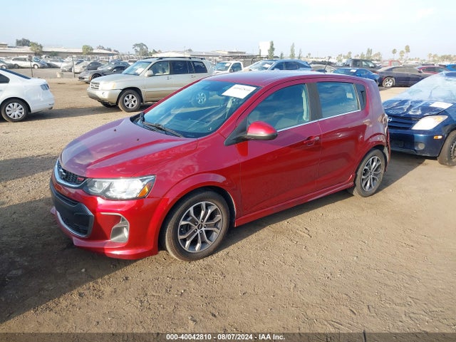 Chevrolet Sonic Lt Auto 2018 1G1JD6SGXJ4122194 Image 2