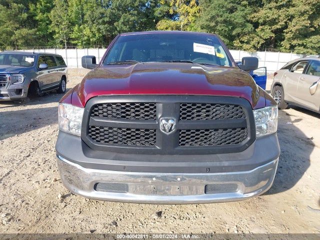 1C6RR7KM3JS316527 RAM 1500 Tradesman  4x4 5'7 Box