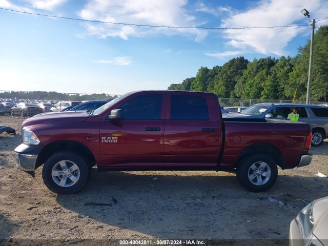1C6RR7KM3JS316527 RAM 1500 Tradesman  4x4 5'7 Box