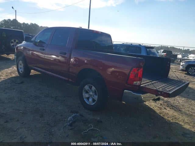 1C6RR7KM3JS316527 RAM 1500 Tradesman  4x4 5'7 Box