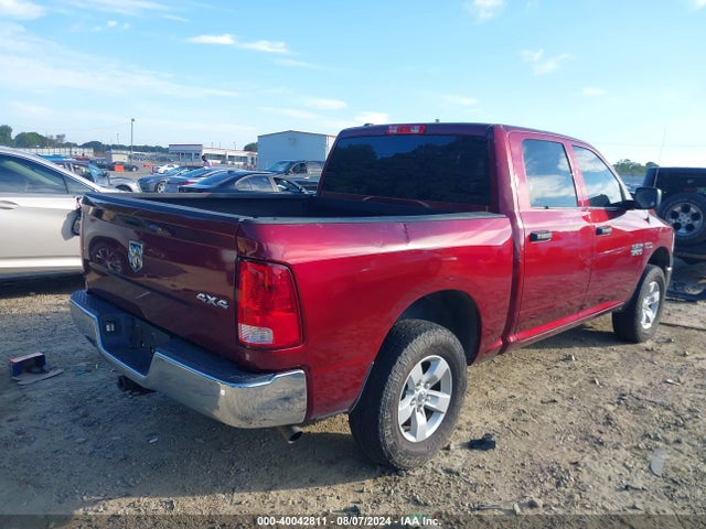 1C6RR7KM3JS316527 RAM 1500 Tradesman  4x4 5'7 Box