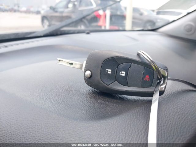 3GNCJKSB7KL117818 Chevrolet TRAX LS