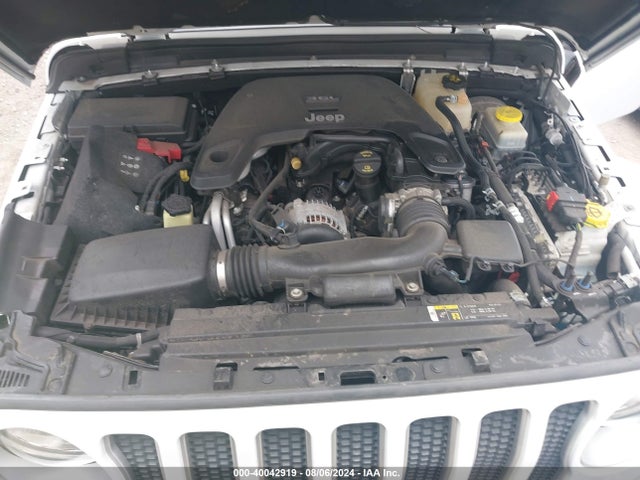 1C4HJXEG0JW132365 Jeep Wrangler Unlimited Sahara 4x4