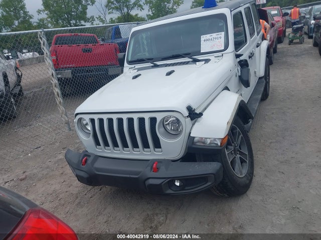 1C4HJXEG0JW132365 Jeep Wrangler Unlimited Sahara 4x4