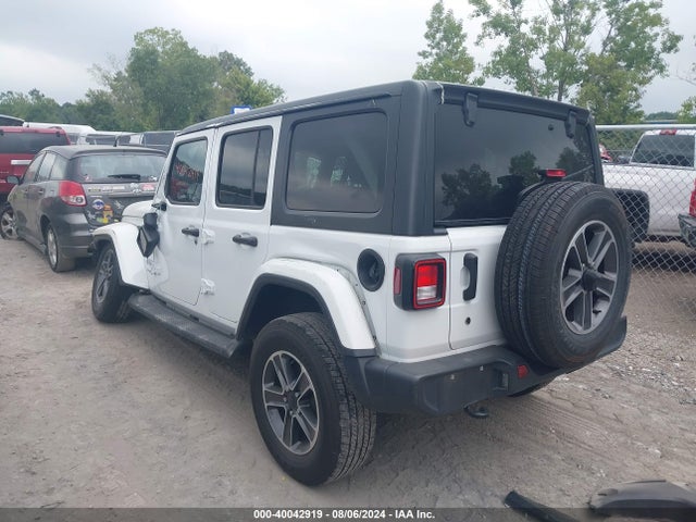 1C4HJXEG0JW132365 Jeep Wrangler Unlimited Sahara 4x4