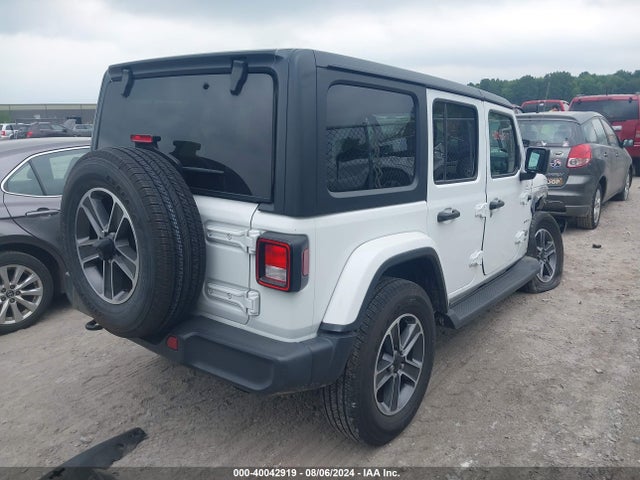 1C4HJXEG0JW132365 Jeep Wrangler Unlimited Sahara 4x4