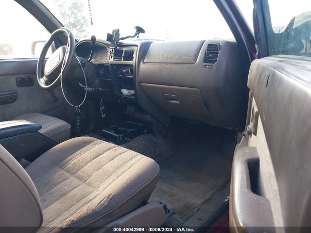 1998 Toyota Tacoma მანქანა იყიდება აუქციონზე, vin: 4TAVL52N7WZ030180, აუქციონის ნომერი: 40042999
