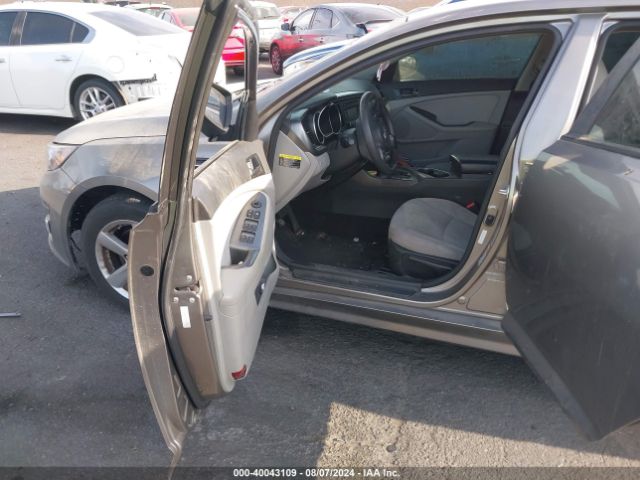 5XXGM4A75FG517906 KIA Optima Lx