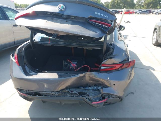 ZARFAECN7H7543155 Alfa Romeo Giulia Ti Rwd