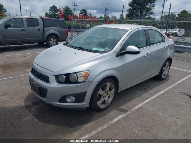 Chevrolet Sonic Ltz Auto 2015 1G1JE5SB7F4112337 Image 2