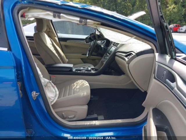 3FA6P0HD0KR171871 Ford FUSION SE