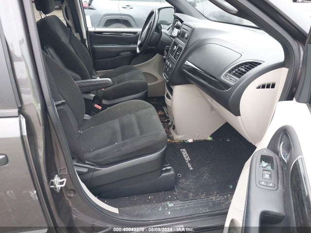 2C4RDGBG2FR684370 Dodge Grand Caravan Se Plus