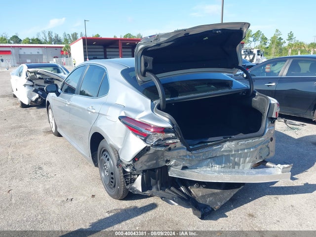 Toyota CAMRY LE 2024 4T1C11AK0RU206730 Image 3