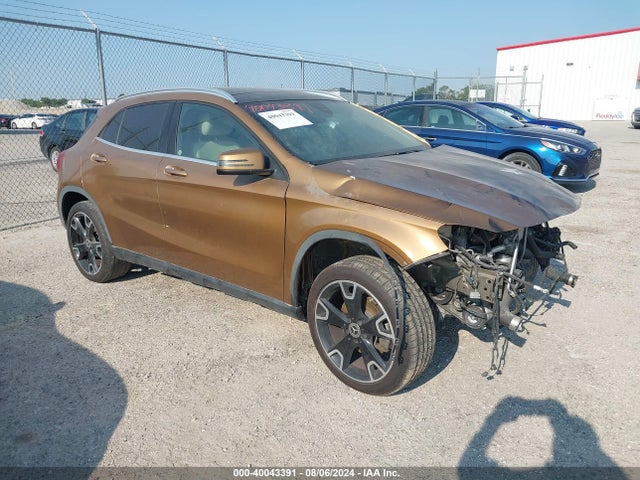2018 WDCTG4EB6JJ417803 main image