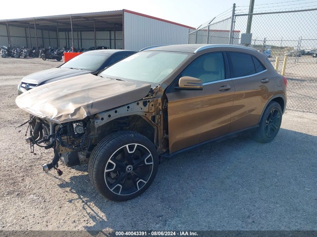 Mercedes-Benz GLA 250 2018 WDCTG4EB6JJ417803 Image 2