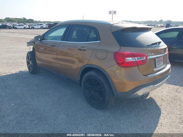 Mercedes-Benz GLA 250 2018 WDCTG4EB6JJ417803 Image 3