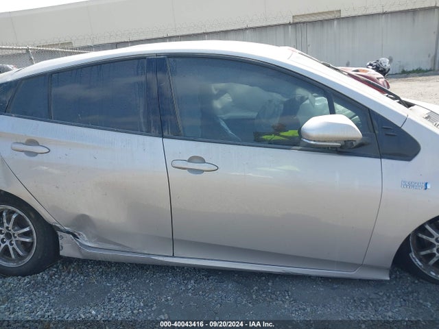 Toyota Prius Prime Premium 2017 JTDKARFP8H3067714 Image 12