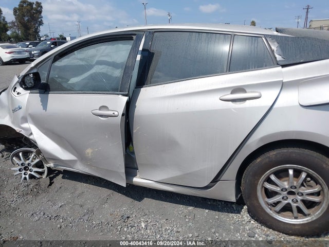 Toyota Prius Prime Premium 2017 JTDKARFP8H3067714 Image 13