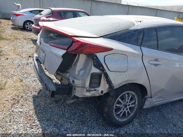 Toyota Prius Prime Premium 2017 JTDKARFP8H3067714 Image 4