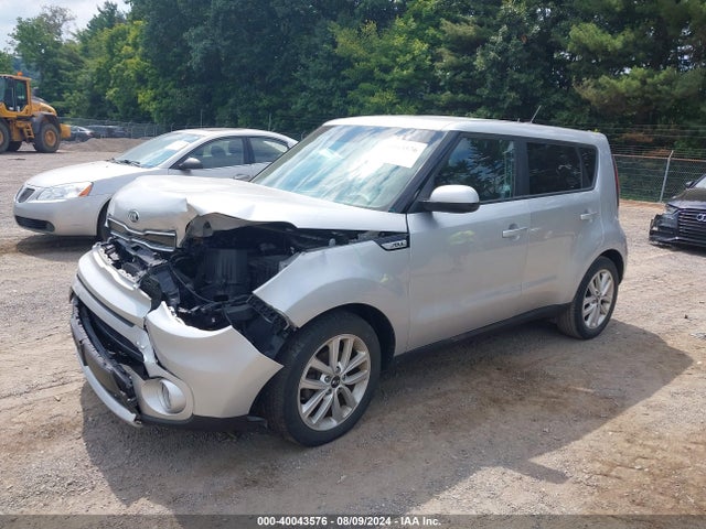KIA SOUL + 2018 KNDJP3A5XJ7535079 Image 2